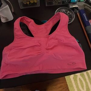 sports bra